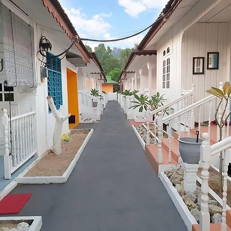 Hotel Vagary Pangkor à Pekan Pangkor Extérieur photo