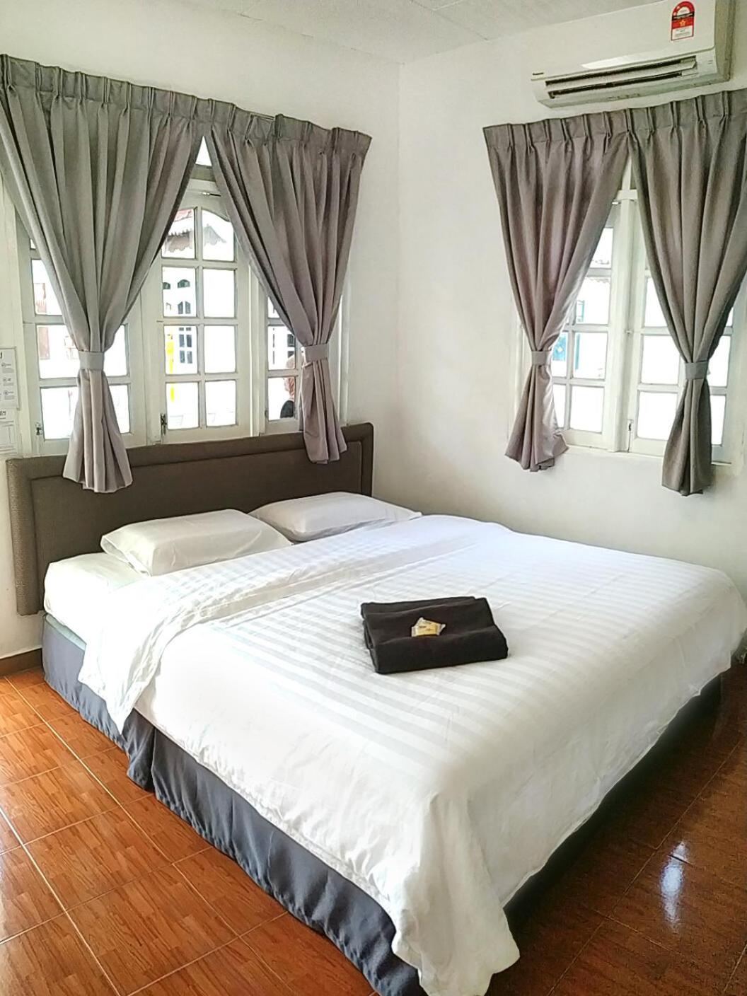 Hotel Vagary Pangkor à Pekan Pangkor Extérieur photo