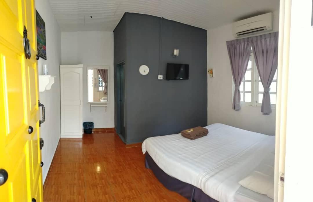 Hotel Vagary Pangkor à Pekan Pangkor Extérieur photo